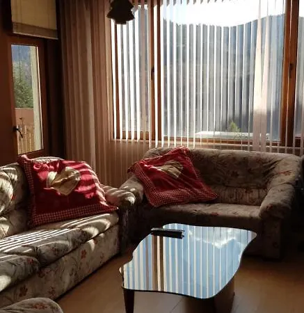 слънчев с прекрасна гледка, паркинг. דירה סמוליאן