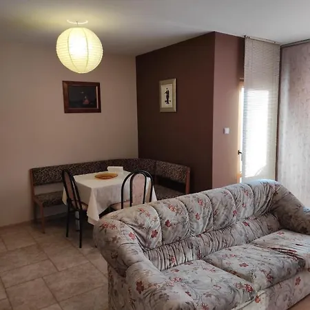 слънчев с прекрасна гледка, паркинг. *