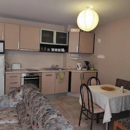 דירה слънчев с прекрасна гледка, паркинг.