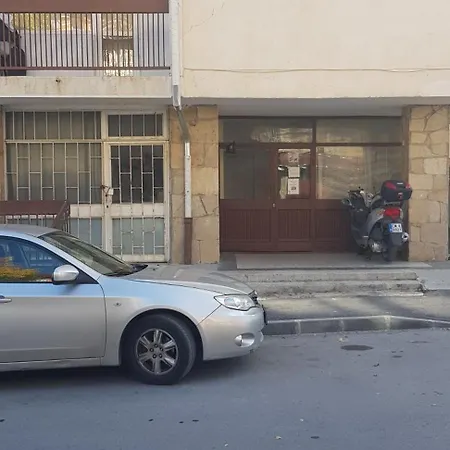 слънчев с прекрасна гледка, паркинг.