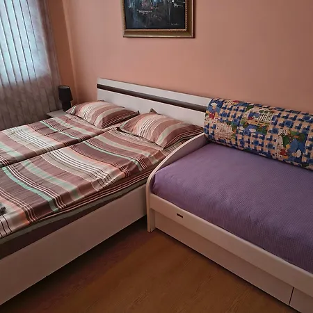 слънчев с прекрасна гледка, паркинг. Apartmán