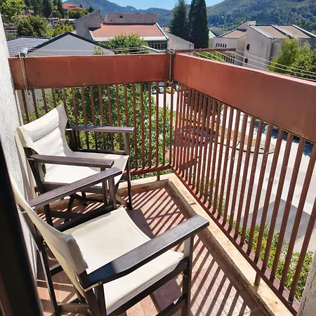 слънчев с прекрасна гледка, паркинг. דירה