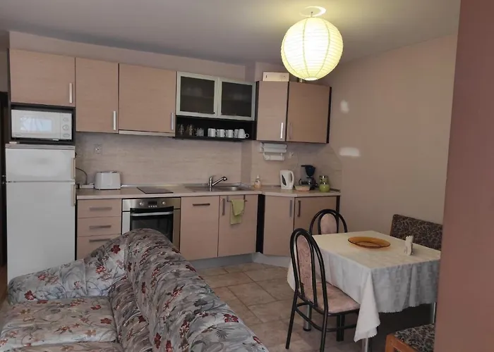 Apartament слънчев с прекрасна гледка, паркинг.