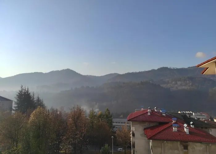 слънчев с прекрасна гледка, паркинг. Apartament