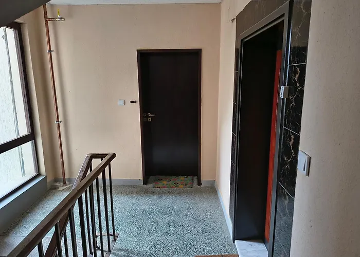 слънчев с прекрасна гледка, паркинг. * Smolan