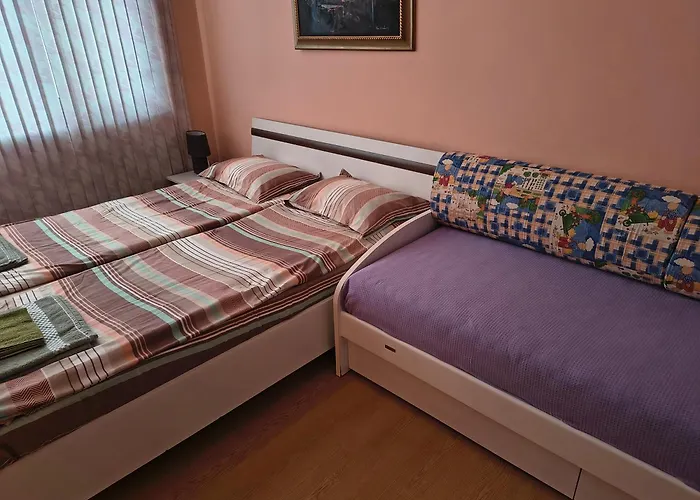 слънчев с прекрасна гледка, паркинг. Apartament